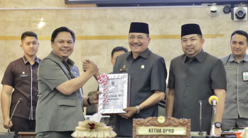 Eksekutif Paparkan 4 Fokus Arah Pembangunan pada Raperda Perubahan APBD T.A. 2023 di Rapat Paripurna DPRD Prov. Kalsel