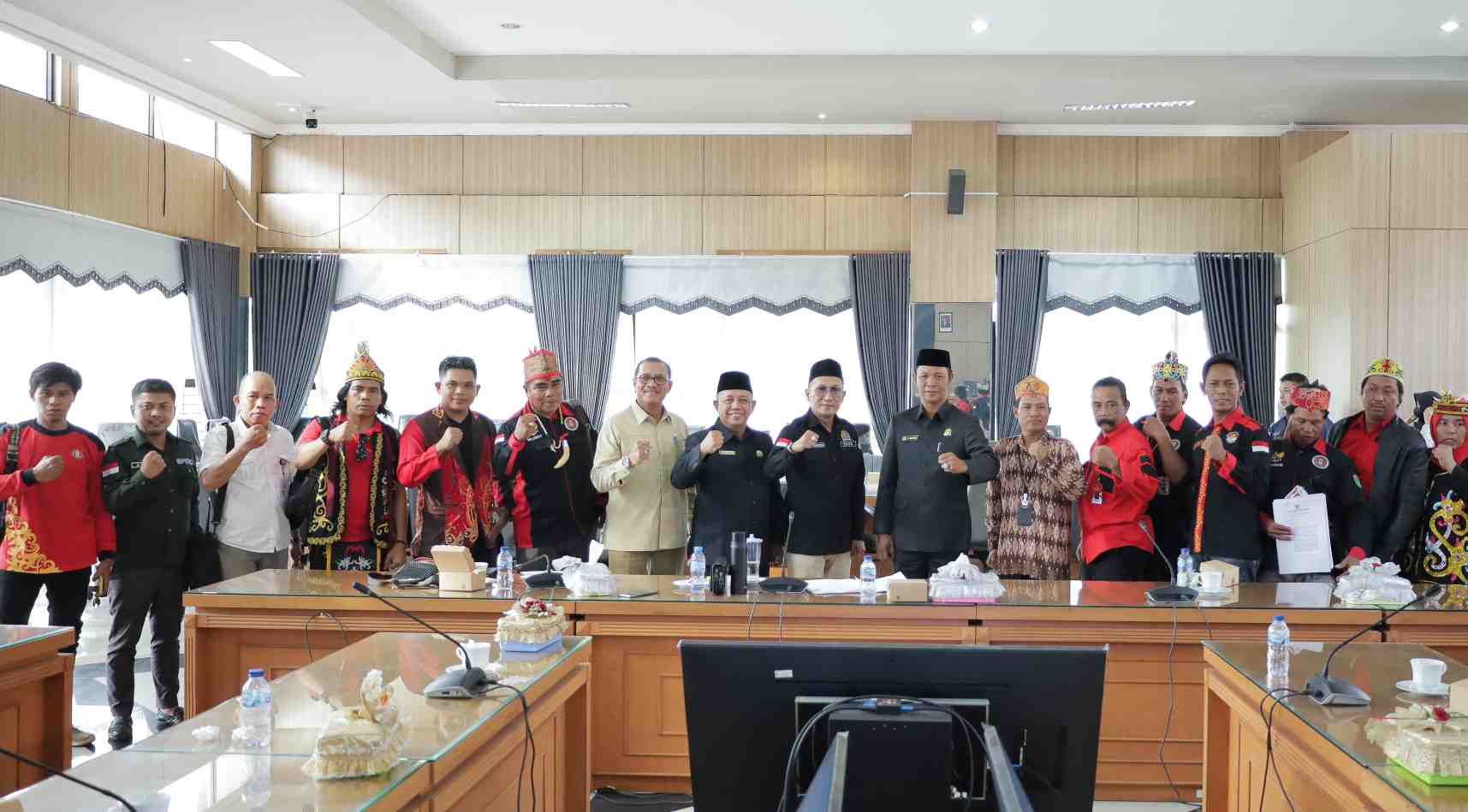 Takut Tersingkir Dari Tanah Mereka, Fordayak Tanah Bumbu dan Kotabaru Audiensi ke DPRD Kalsel, Berharap Punya Produk Hukum Perlindungan Daerah Adat