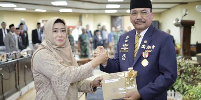 Dilantik, Hj Erma Syahriani Resmi Duduk Di DPRD Kalsel, H Supian HK : Terima Kasih Kepada Rizky Niraz Anggraini Atas Pengabdiannya Selama Ini