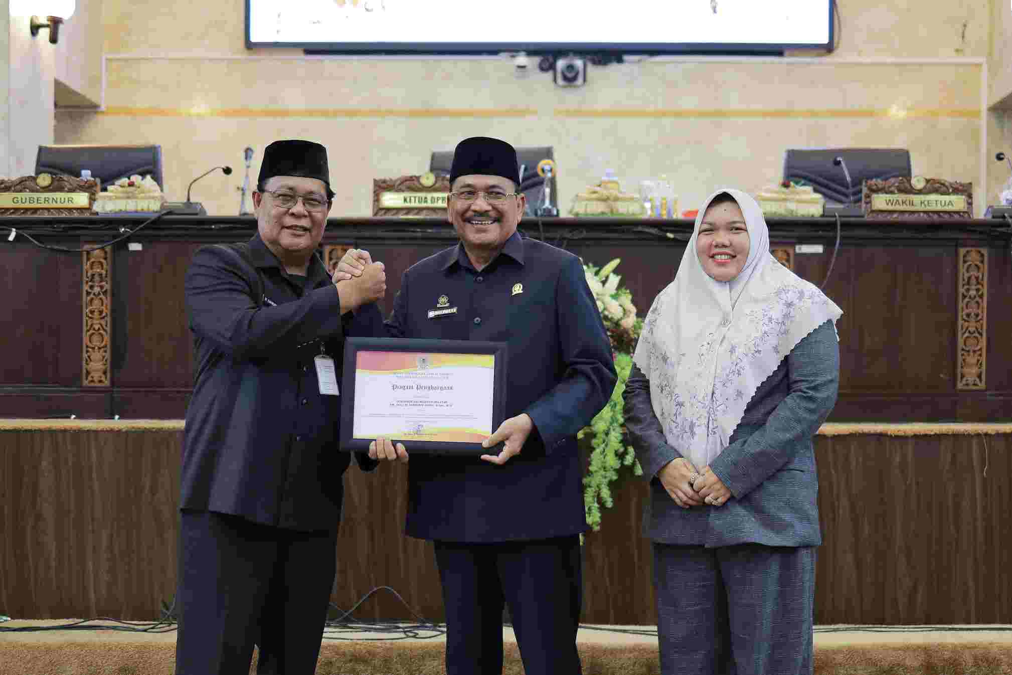 Raperda APBD Kalsel Tahun 2024 Disetujui Jadi Perda, Gubernur Ingatkan SKPD Jangan Asal-Asalan Mengelolanya