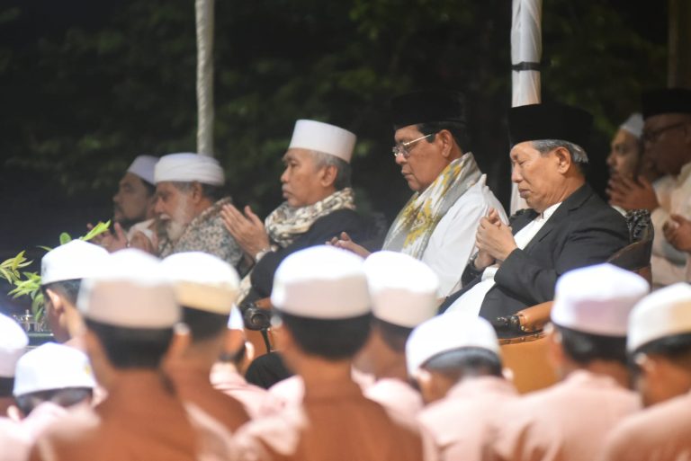Sholawatan dan Tausiyah di Kiram, Paman Birin Hadirkan KH. A. Musta’in Syafi’i dan KH. Muammar ZA
