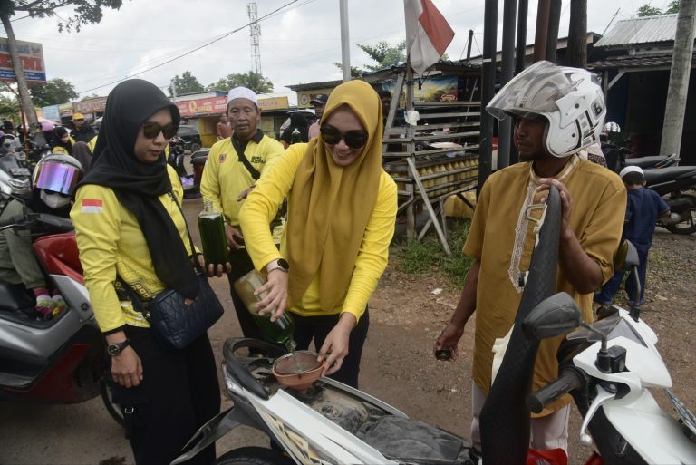 Paman Birin Arahkan Bergerak Bersama Melayani Jamaah Abah Guru Sekumpul