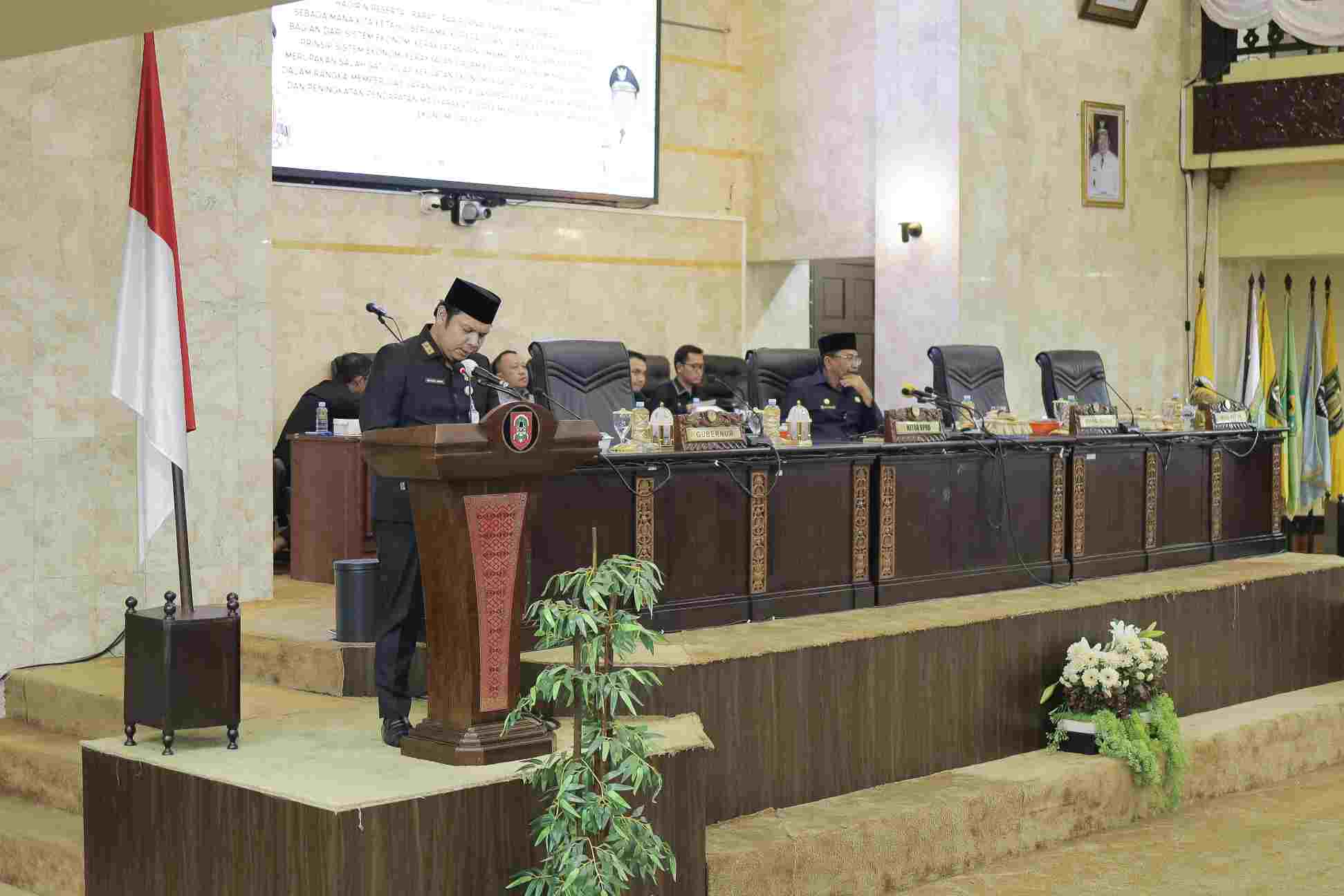 Dirapat Paripurna, Gubernur Apresiasi Kinerja Pansus  Raperda Perlindungan dan Pemberdayaan Koperasi dan Usaha Kecil