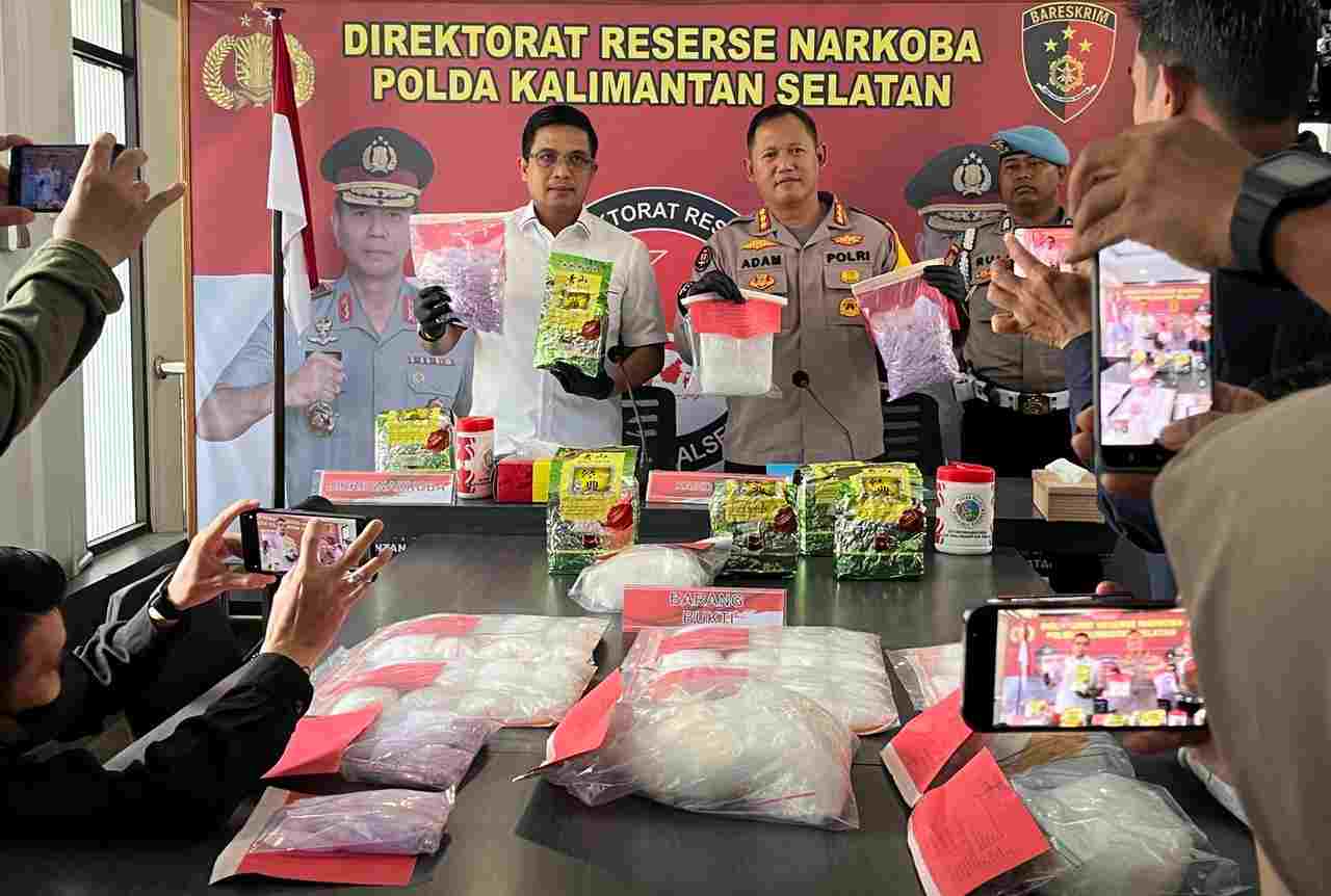 Polda Kalsel Kembali Ungkap Sabu 7,3 Kg dan 4.560 butir Ekstasi Dari Jaringan Internasional