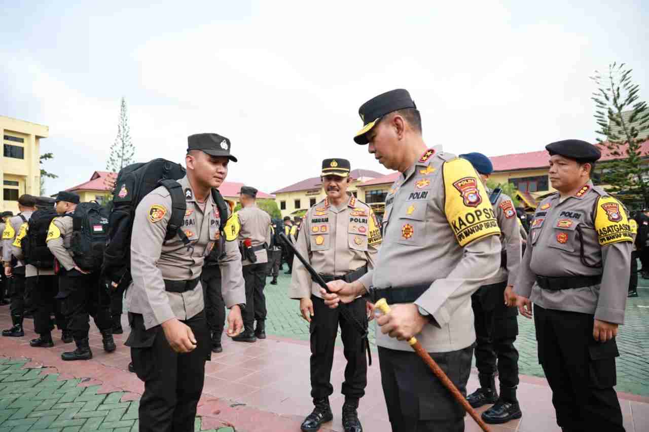 Pimpin Apel Pergeseran Paspam Pemilu 2024, Kapolda Kalsel : Jangan Sampai Apatis dan Tidak Mengerti Tugas