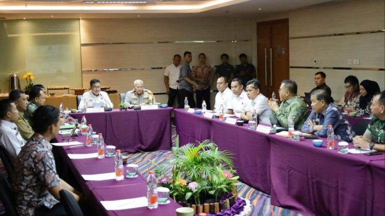Hadir Dirakor Kemenko Polhukam, Pemprov Kalsel Sampaikan Konsistensi dan Komitmen Lingkungan dan Tolak Pertambangan Yang Merusak Hutan