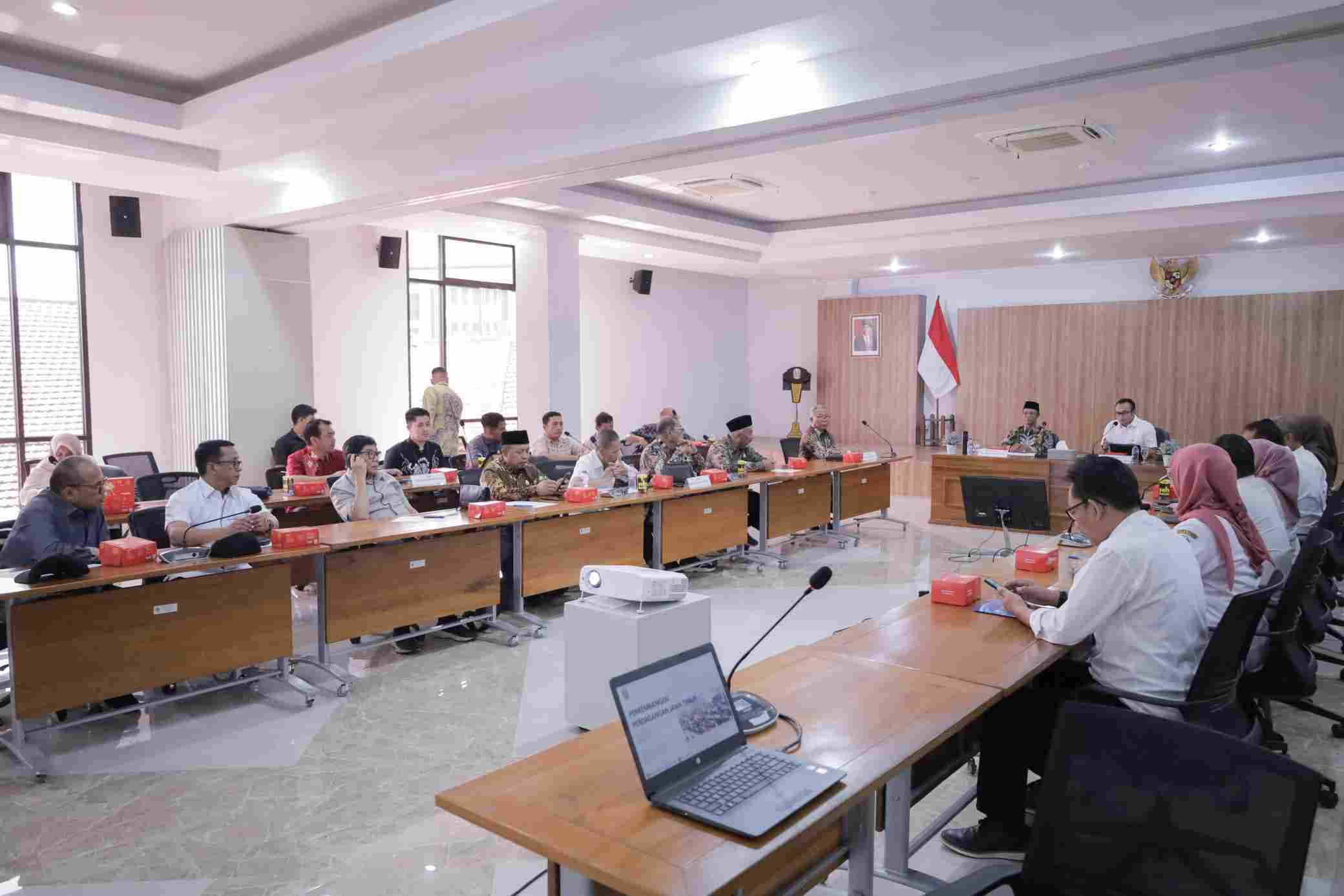 Komisi II Dorong Kerjasama Komprehensif, Disperindag Jatim Akui Defisit Kirim Dari Kalsel