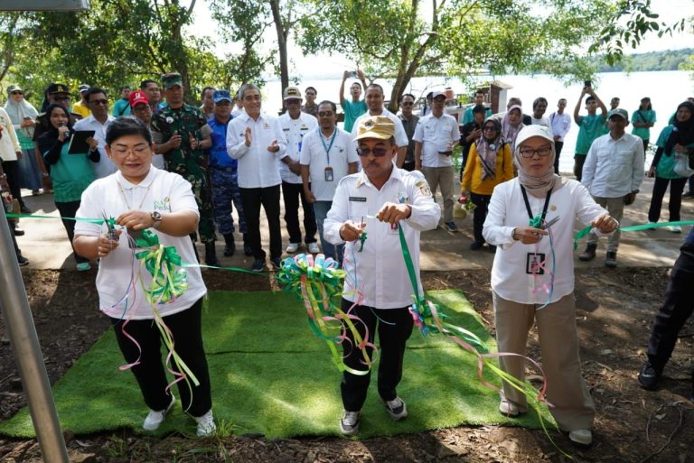 Dukung Program Gubernur, PLN Bantu Penghijauan dan Konservasi Alam di Tahura Sultan Adam