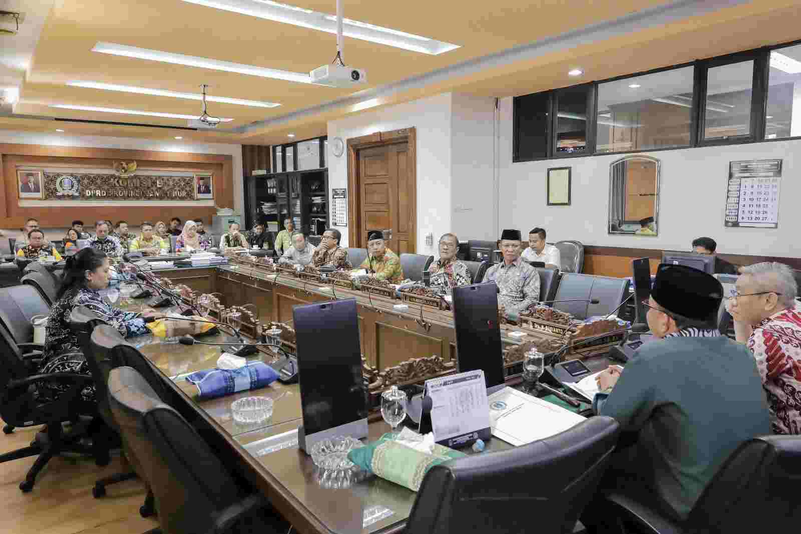 Komisi II DPRD Kalsel Komparasi Soal PAD ke DPRD Jatim