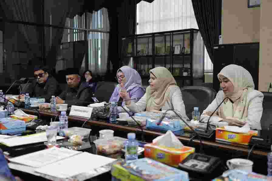 Ketua Komisi IV DPRD Kalsel Panggil Kepala SMAN 1 Sungai Tabuk, Desak Sanksi Tegas Terkait Perpisahan di Tempat Hiburan Malam