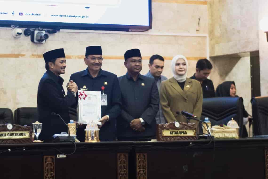 Wagub Hasnuryadi Sampaikan Rancangan KUPA dan PPAS Perubahan APBD 2025 di Rapat Paripurna DPRD Kalsel
