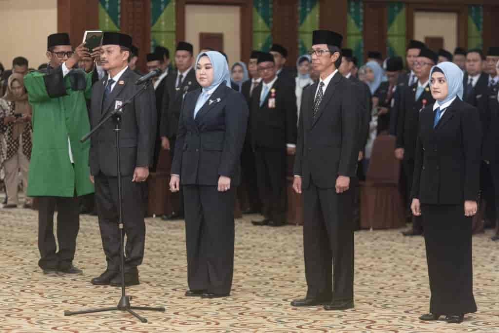 4 Komisaris Baru Dilantik, Bank Kalsel Juga Serahkan Dividen Rp54 Miliar ke Pemprov Kalsel